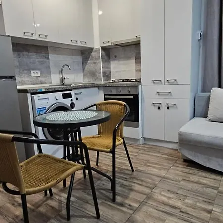 Holiday Mamaia Nord La 2 Minute De Plaja Cu Private Parking Navodari